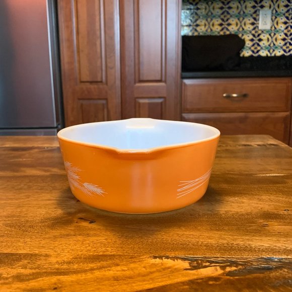 Vintage 1980s Pyrex Autumn Harvest 472-B, 750 ml (3 cup) Handled Dish - Picture 4 of 11